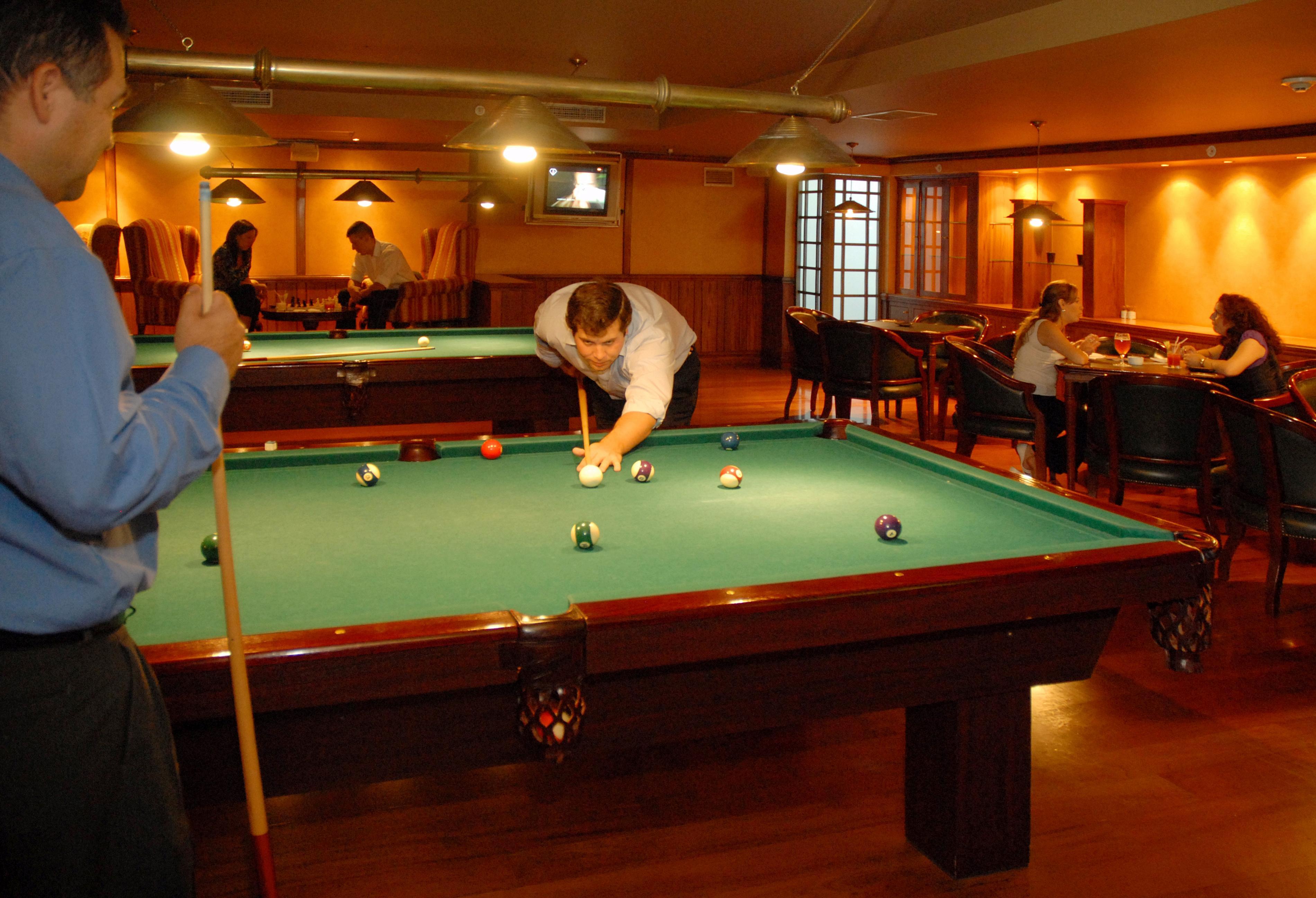 Plaza El Bosque Ebro Hotell Santiago de Chile Exteriör bild Pool table
