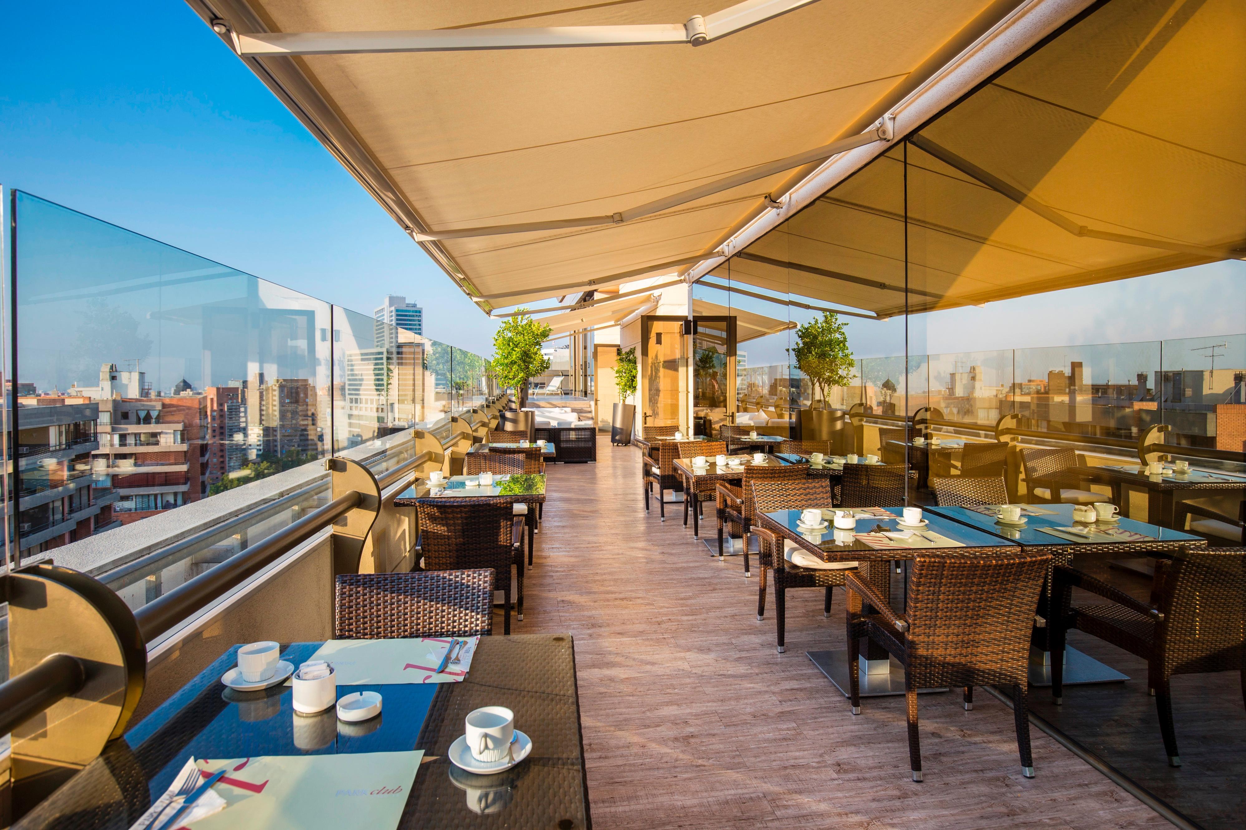 Plaza El Bosque Ebro Hotell Santiago de Chile Exteriör bild Skyline Bar