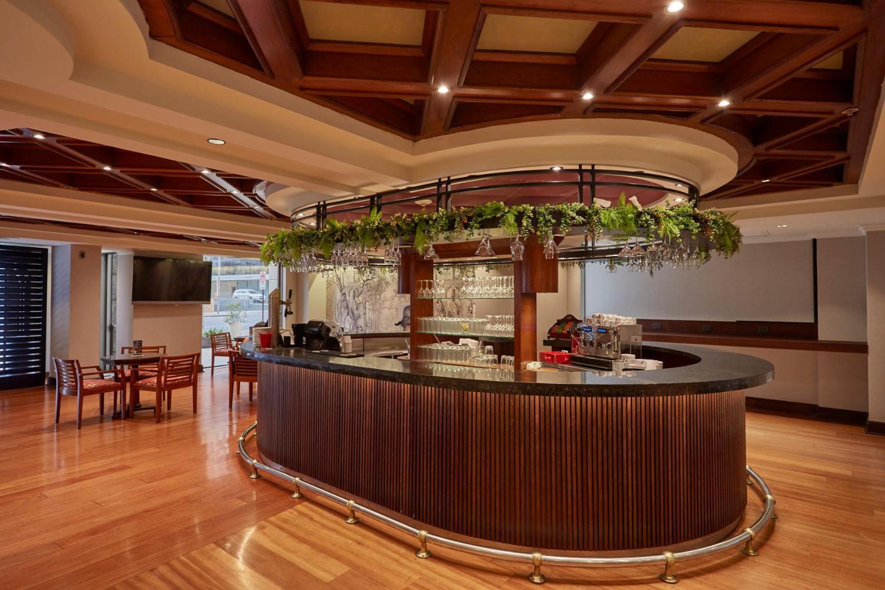 Plaza El Bosque Ebro Hotell Santiago de Chile Exteriör bild The bar at the lounge