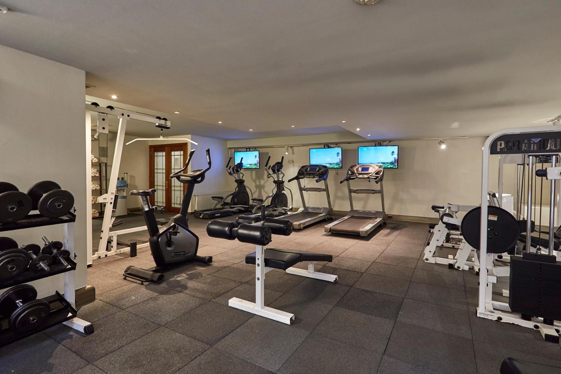 Plaza El Bosque Ebro Hotell Santiago de Chile Exteriör bild The gym at the hotel